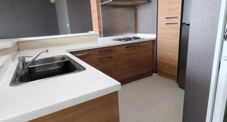 For sale and for rent 2 bedrooms condo in Watthana, Bangkok