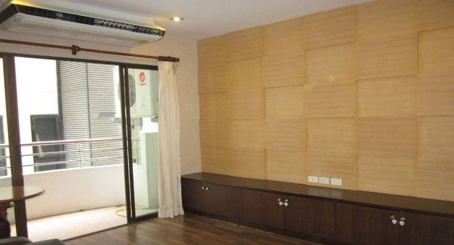 For sale 3 bedrooms condo in Watthana, Bangkok