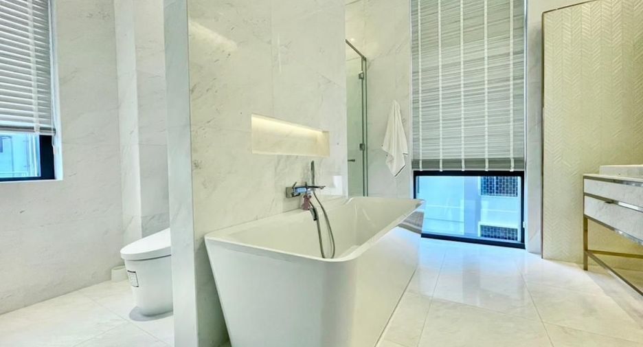 For sale 3 bedrooms condo in Pathum Wan, Bangkok