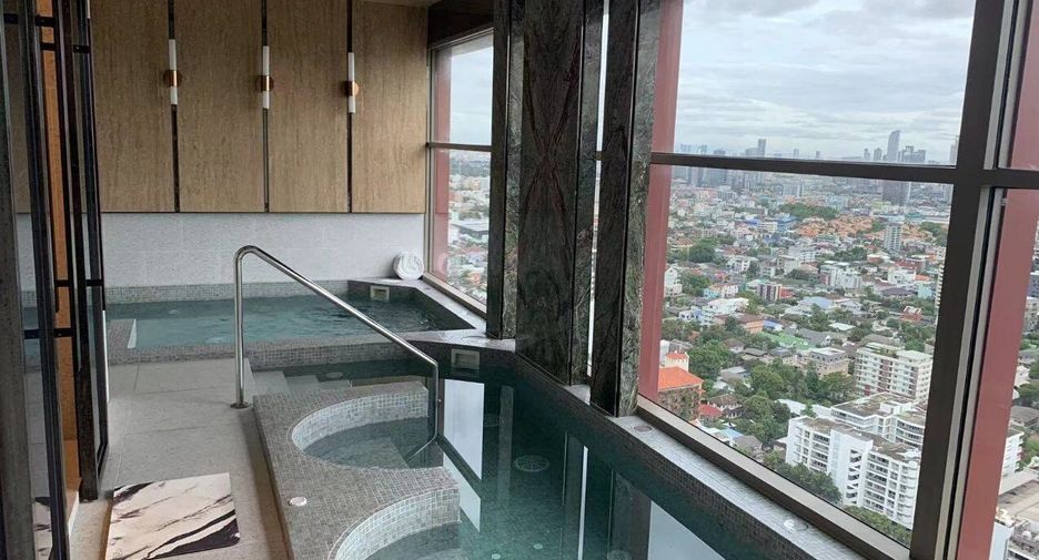 For rent 1 bed condo in Watthana, Bangkok