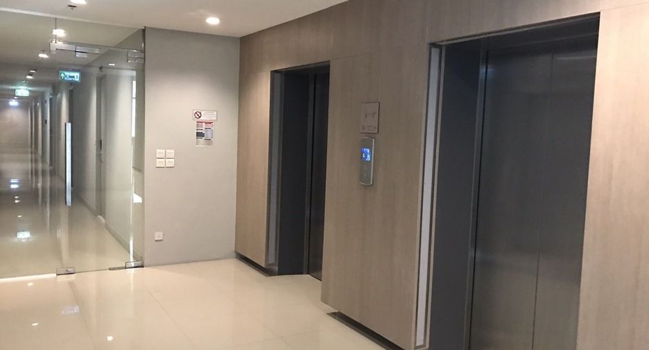 For sale 1 bed condo in Huai Khwang, Bangkok
