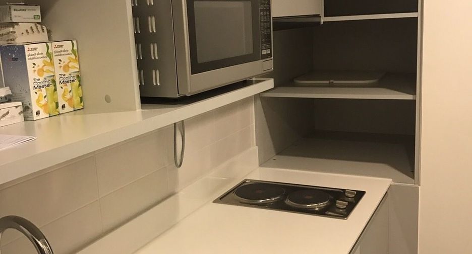 For sale 1 bed condo in Huai Khwang, Bangkok