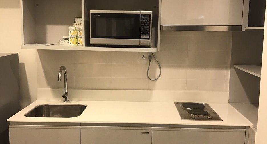 For sale 1 bed condo in Huai Khwang, Bangkok