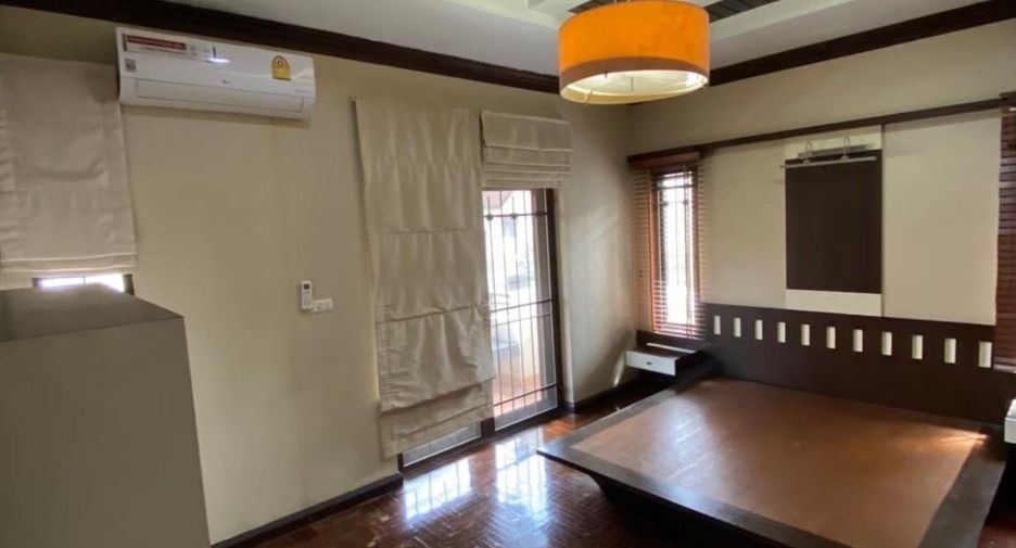 Haus zur Miete mit 4 Zimmer in Bang Khae, Bangkok