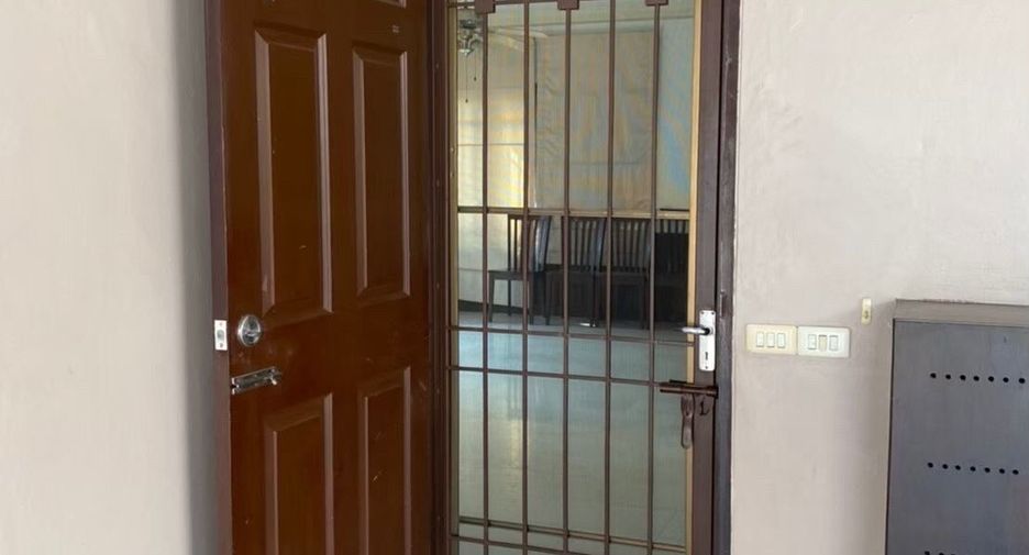 Haus zur Miete mit 4 Zimmer in Bang Khae, Bangkok