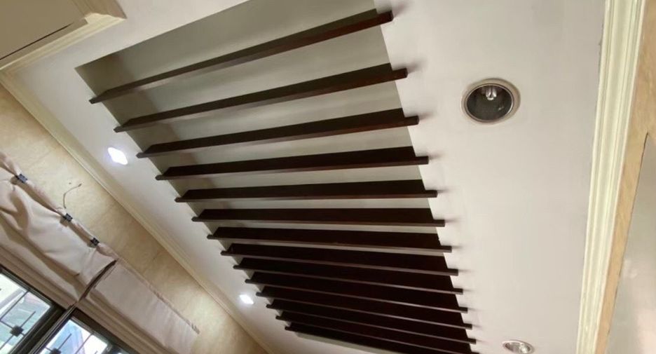 Haus zur Miete mit 4 Zimmer in Bang Khae, Bangkok