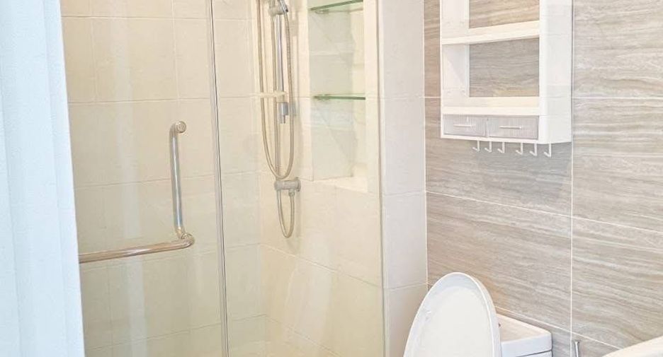 For sale 1 bed condo in Mueang Samut Prakan, Samut Prakan