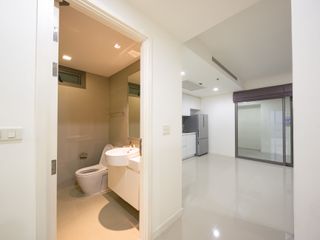 Condo en venta de 2 habitaciones en Yan Nawa, Bangkok