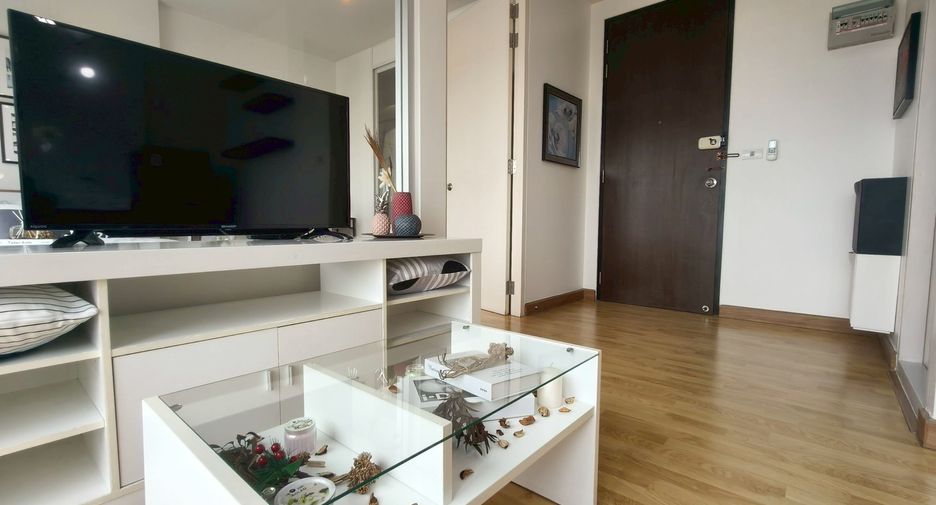For sale 1 bed condo in Thon Buri, Bangkok