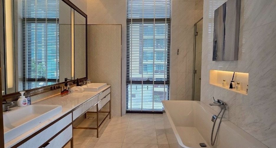 For sale 3 bedrooms condo in Pathum Wan, Bangkok