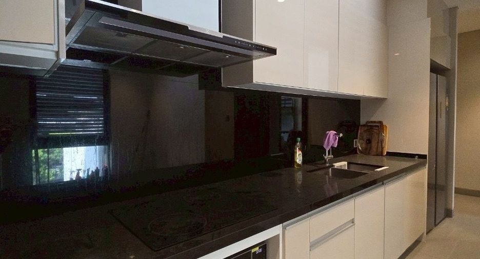 For sale 3 bedrooms condo in Pathum Wan, Bangkok