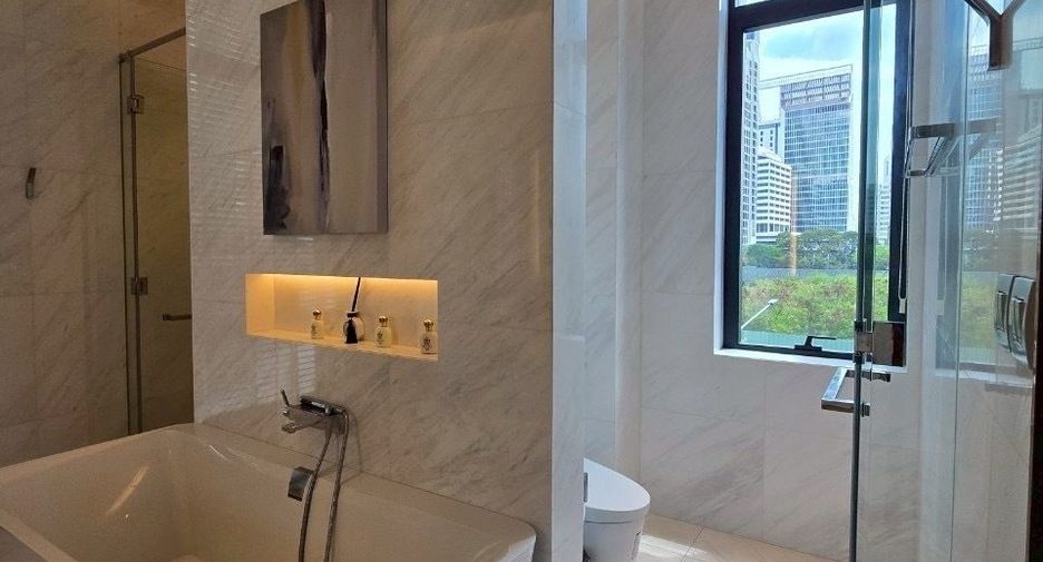 For sale 3 bedrooms condo in Pathum Wan, Bangkok