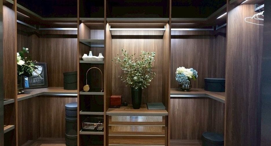 For sale 3 bedrooms condo in Pathum Wan, Bangkok