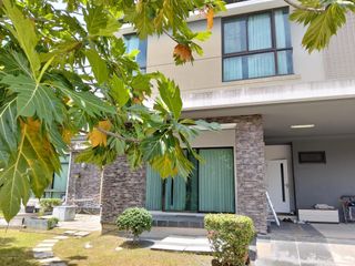For sale 4 bedrooms house in Bang Khun Thian, Bangkok