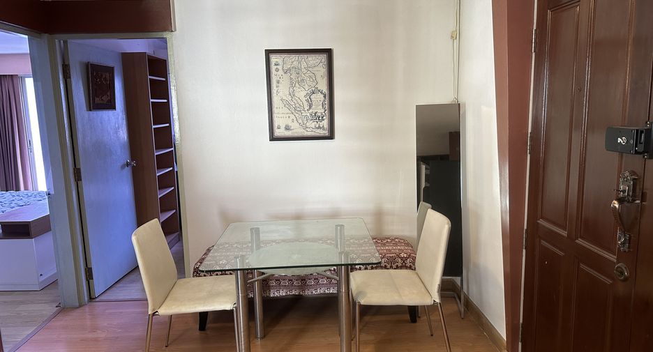 Condo en alquiler de 2 habitaciones en Khlong Toei, Bangkok