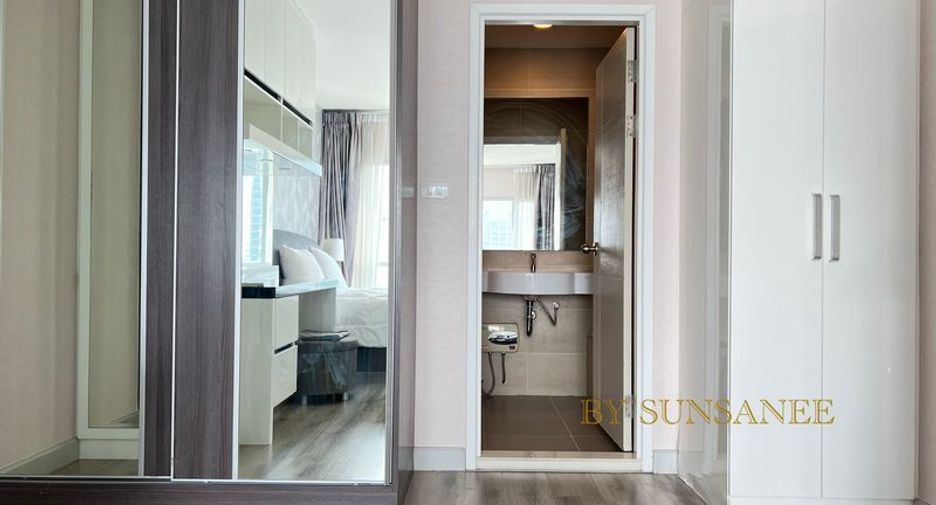 For rent 2 bedrooms condo in Sathon, Bangkok