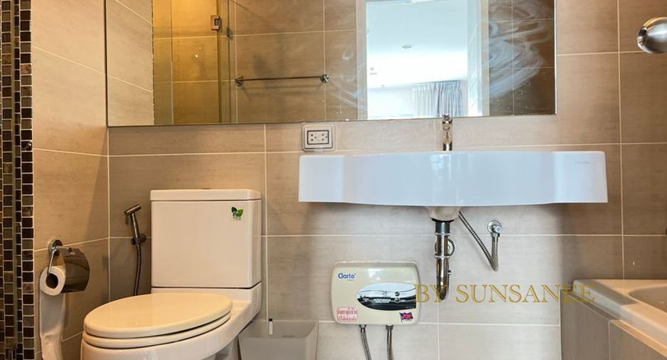 For rent 2 bedrooms condo in Sathon, Bangkok