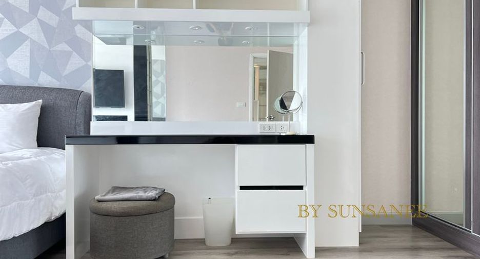 For rent 2 bedrooms condo in Sathon, Bangkok