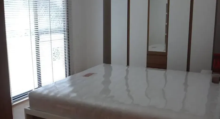 For rent 2 bedrooms condo in Bang Rak, Bangkok
