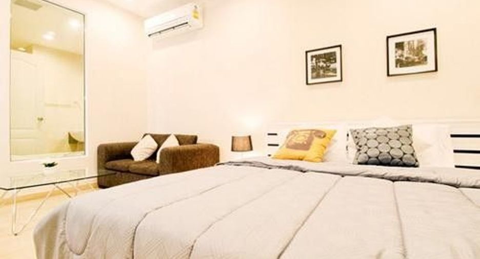 For rent 2 bedrooms condo in Khlong San, Bangkok
