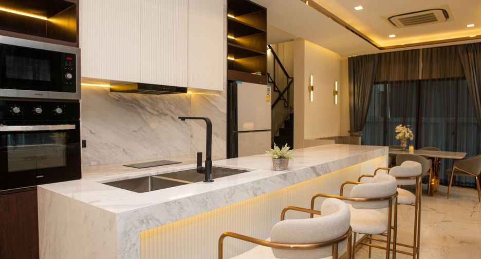 For rent 3 bedrooms house in Wang Thonglang, Bangkok