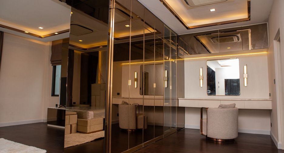 For rent 3 bedrooms house in Wang Thonglang, Bangkok