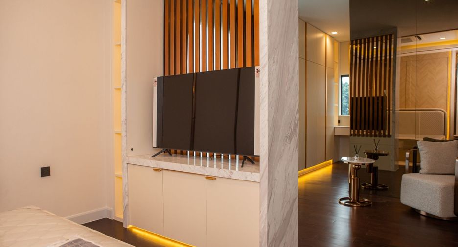 For rent 3 bedrooms house in Wang Thonglang, Bangkok