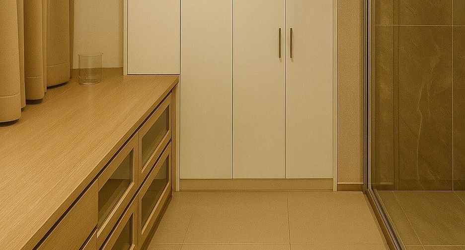 For sale 3 bedrooms condo in Watthana, Bangkok