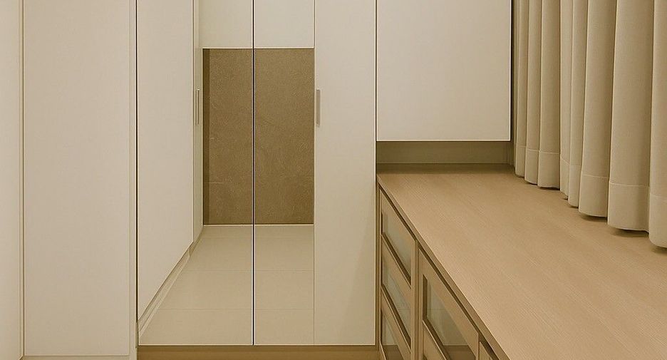 For sale 3 bedrooms condo in Watthana, Bangkok