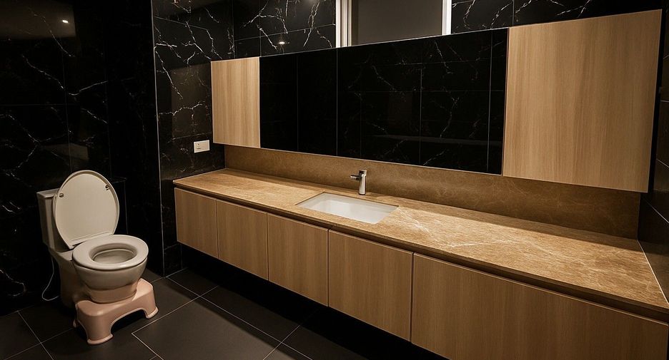 For sale 3 bedrooms condo in Watthana, Bangkok