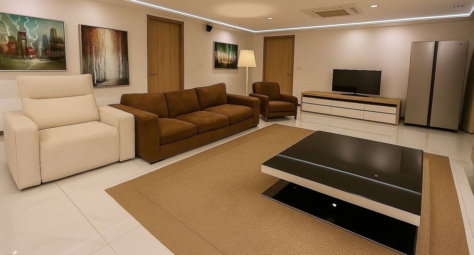 For sale 3 bedrooms condo in Watthana, Bangkok