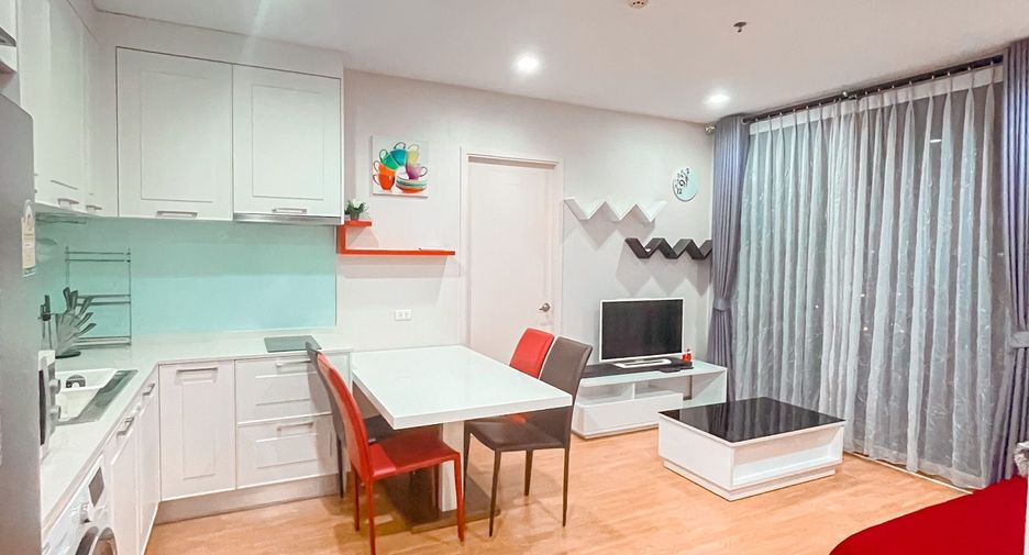 For rent 2 bedrooms condo in Phra Khanong, Bangkok