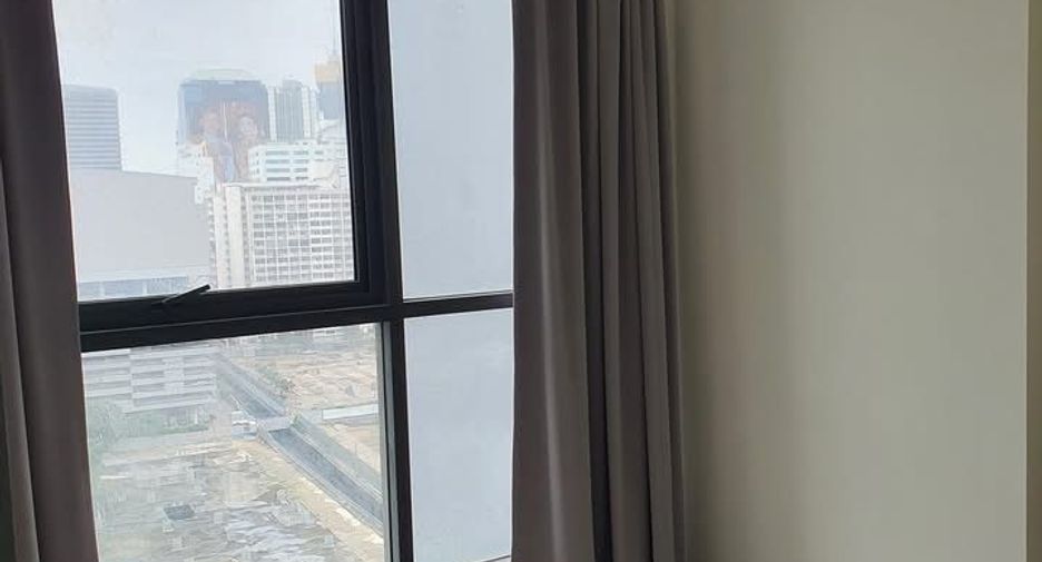 For sale 2 bedrooms condo in Huai Khwang, Bangkok