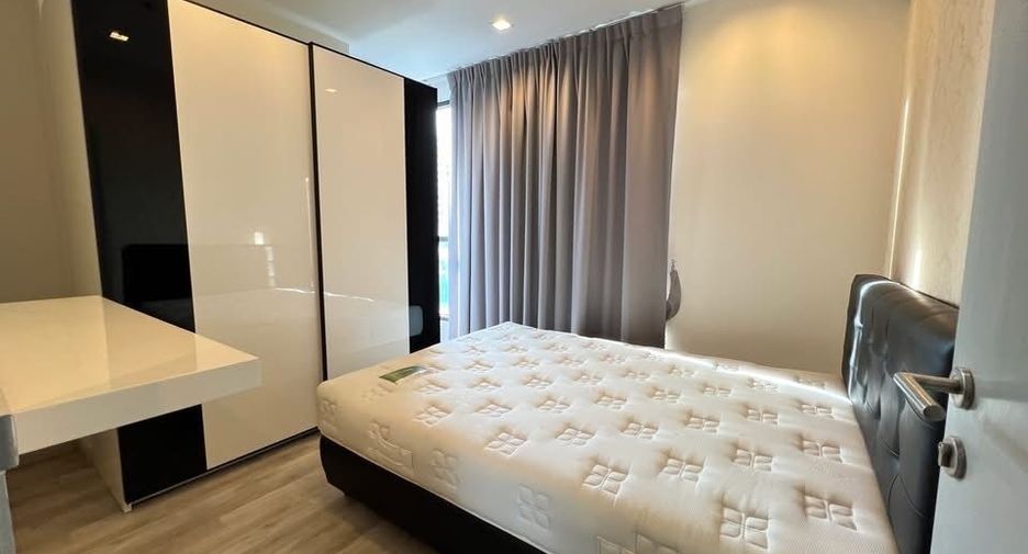 For sale 2 bedrooms condo in Huai Khwang, Bangkok