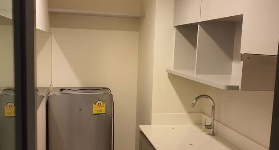 For sale 2 bedrooms condo in Huai Khwang, Bangkok