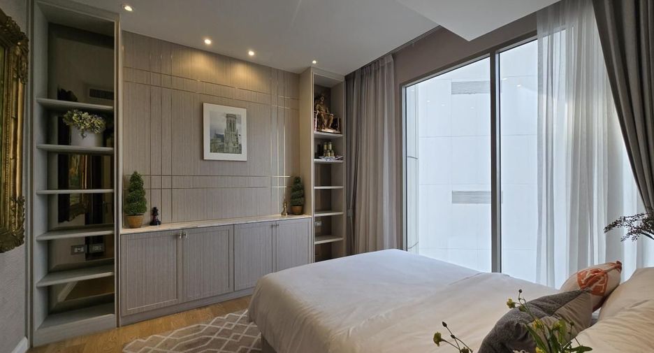 For rent 2 bedrooms condo in Khlong San, Bangkok