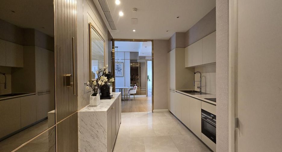For rent 2 bedrooms condo in Khlong San, Bangkok