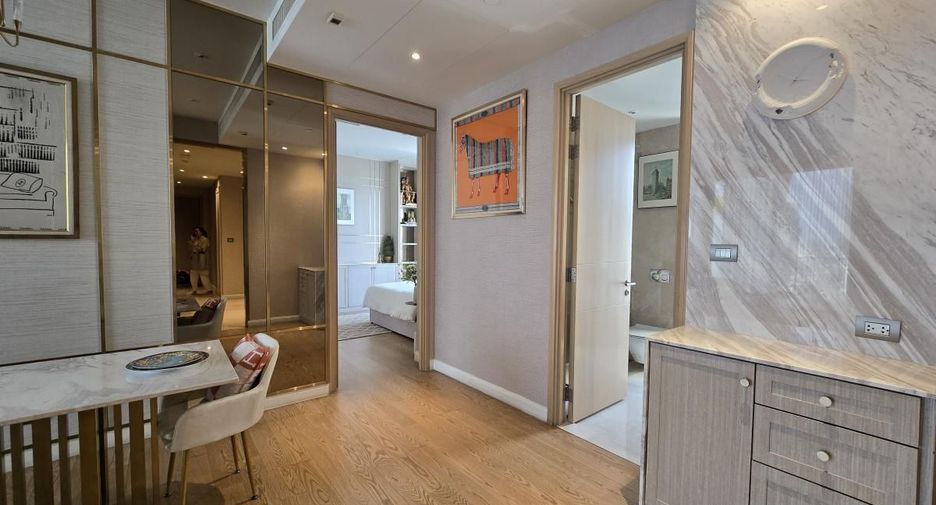 For rent 2 bedrooms condo in Khlong San, Bangkok