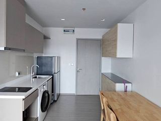 Condo en alquiler de 2 habitaciones en Phra Khanong, Bangkok