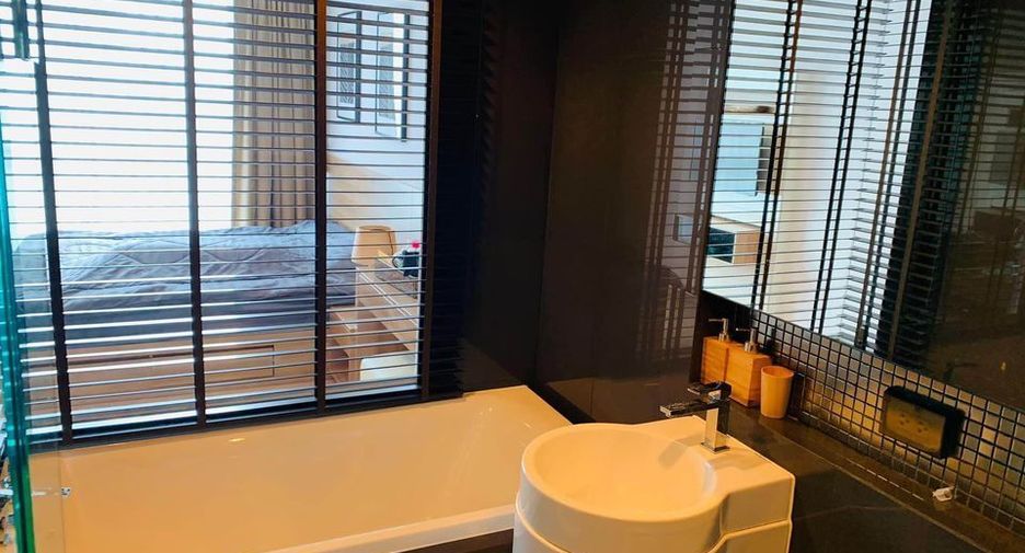 Condo en venta y en alquiler de 2 habitaciones en Sathon, Bangkok