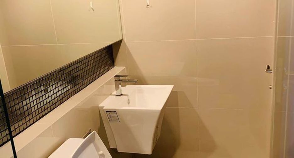Condo en venta y en alquiler de 2 habitaciones en Sathon, Bangkok