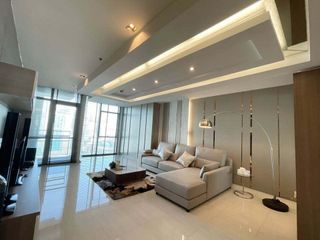 For rent 2 bedrooms condo in Pathum Wan, Bangkok