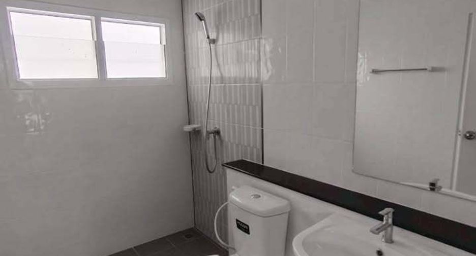 For sale 3 bedrooms house in Khlong Sam Wa, Bangkok