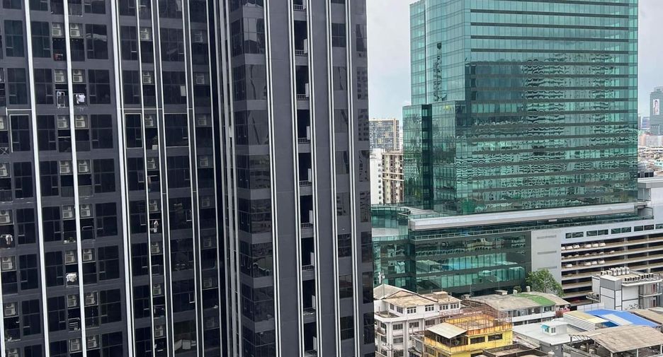 For sale 1 bed condo in Huai Khwang, Bangkok