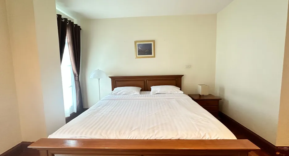 For rent 2 bedrooms apartment in Khlong Toei, Bangkok
