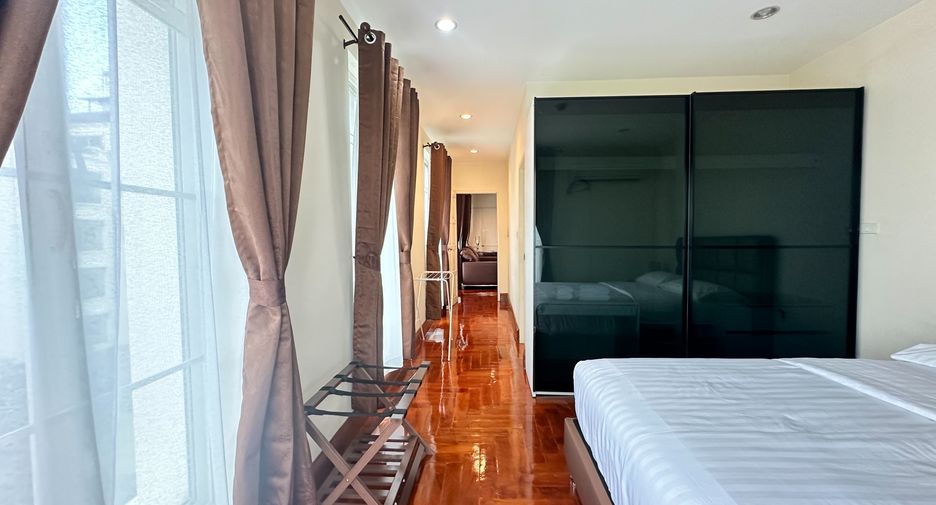 For rent 2 bedrooms apartment in Khlong Toei, Bangkok