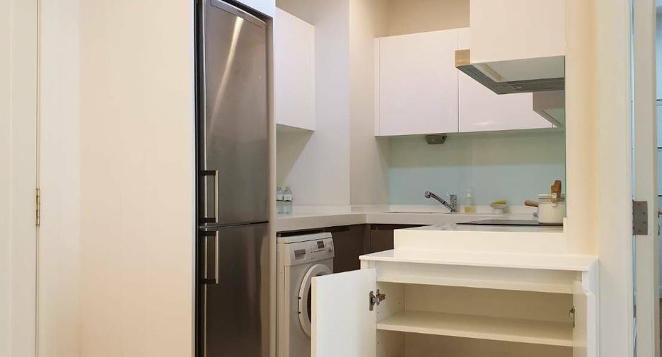 Wohnung zur Miete mit 2 Zimmer in Pathum Wan, Bangkok
