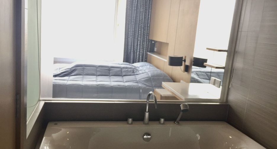 For rent 2 bedrooms condo in Khlong Toei, Bangkok