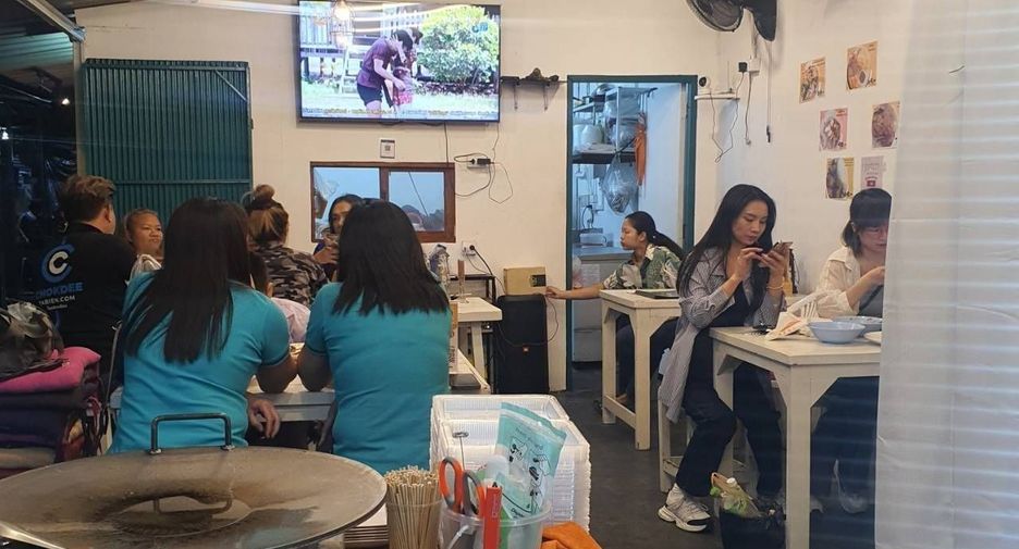 For rent retail Space in Din Daeng, Bangkok