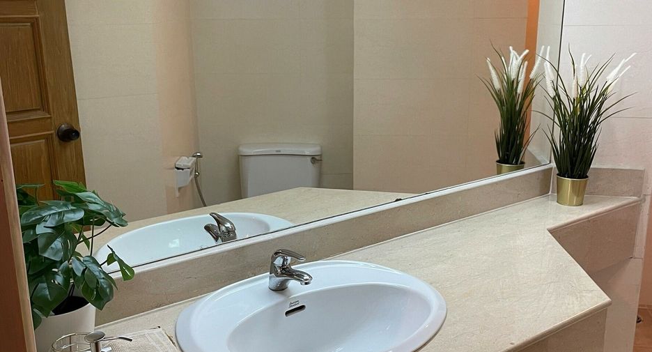 Wohnung zur Miete mit 3 Zimmer in Watthana, Bangkok